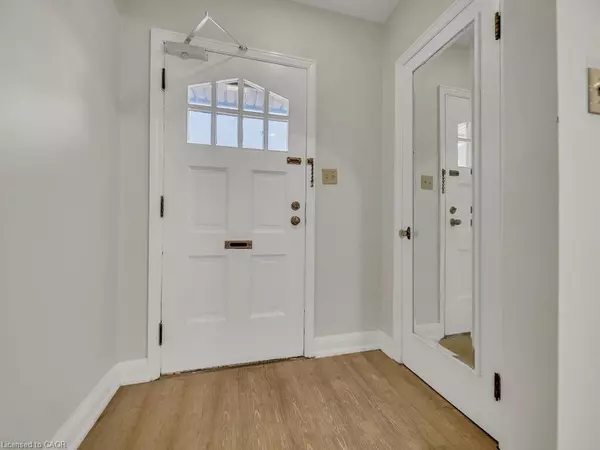 Cambridge, ON N3H 2Z5,860 Vine Street