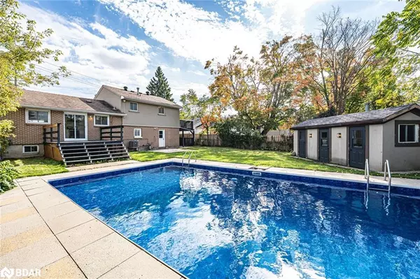 Barrie, ON L4M 3X2,262 Duckworth Street