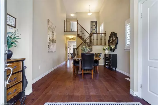 Hamilton, ON L9B 0E5,21 Shade Forest Trail