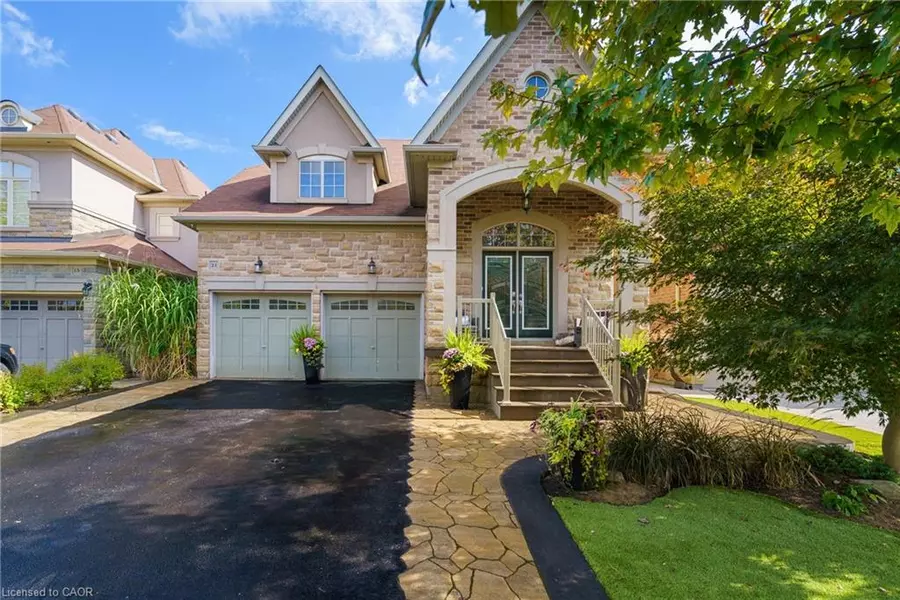 21 Shade Forest Trail, Hamilton, ON L9B 0E5