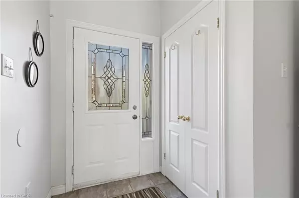 Ancaster, ON L9K 1R5,232 Stonehenge Drive #37