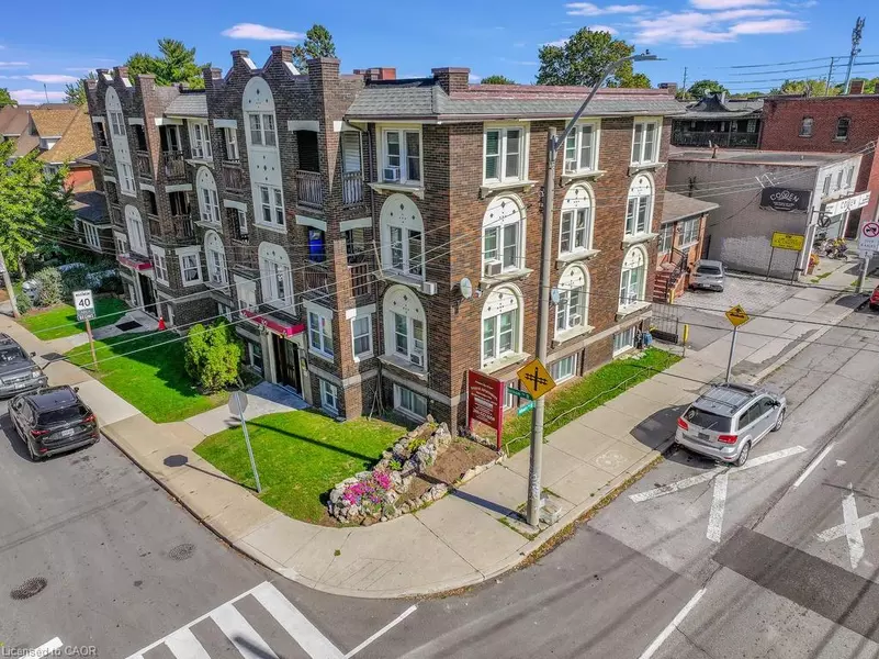 109 Balsam Avenue S, Hamilton, ON L8M 3B2