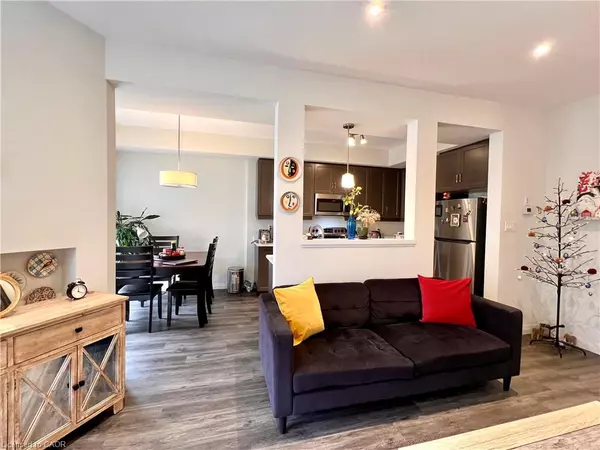 Ancaster, ON L9K 0K1,13 Dresser Lane