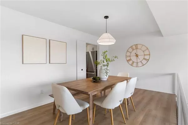 Oakville, ON L6L 5L6,2185 Marine Drive #604