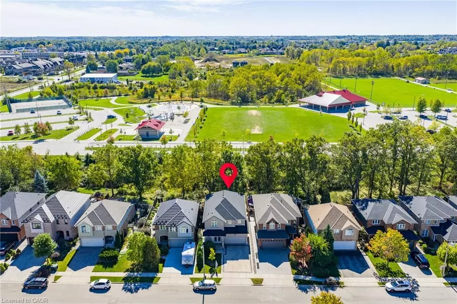 35 Pantano Drive, Hamilton, ON L9B 2Y4