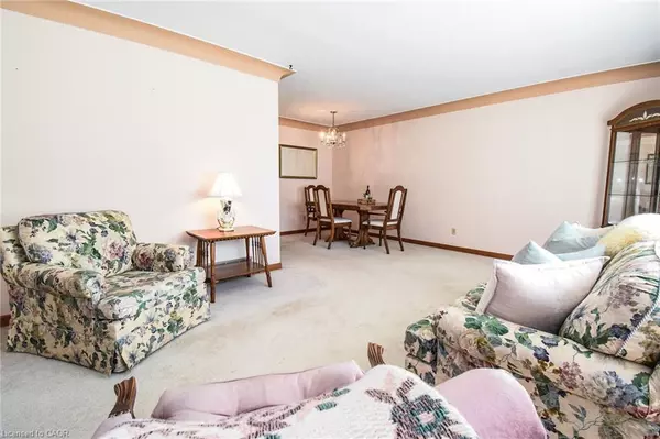 Dunnville, ON N1A 1N6,725 Cross Street W