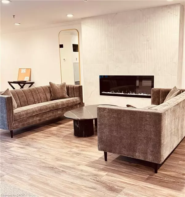 Oakville, ON L6J 7P6,185 Robinson Street #405