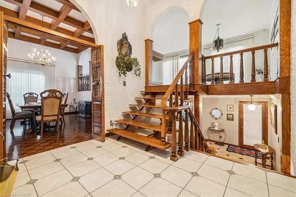 Stoney Creek, ON L8G 2T9,31 Palm Court