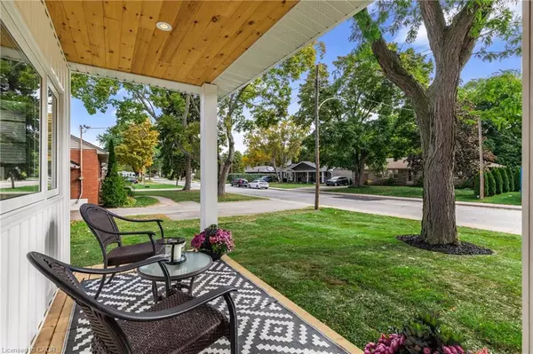 Burlington, ON L7R 2C6,2073 Maplewood Drive