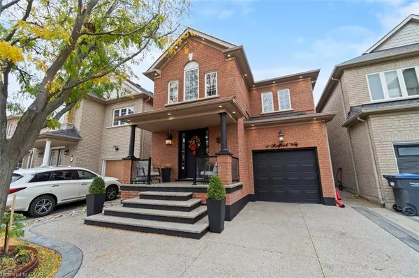 11 Redfinch Way, Brampton, ON L7A 2B2
