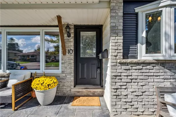 Kitchener, ON N2N 1N7,10 Broken Oak Crescent