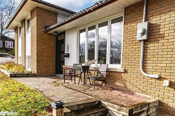 Barrie, ON L4M 2W7,20 Ottaway Avenue #Upper