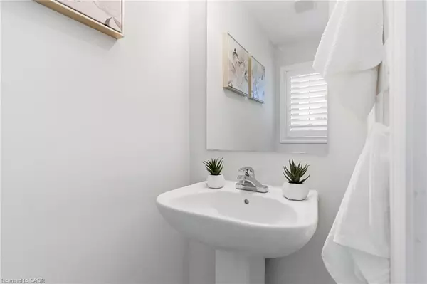 Hamilton, ON L9B 0K1,18 Mia Drive