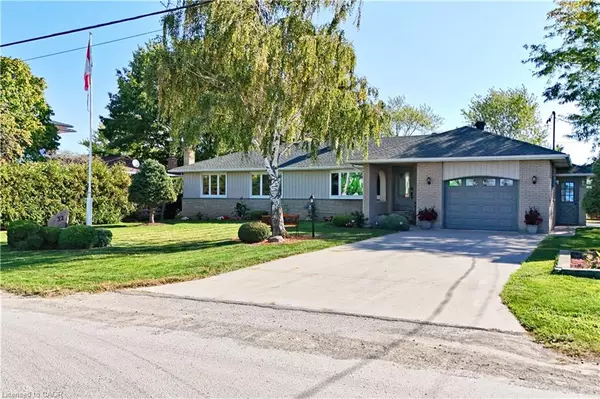 Hamilton, ON L8E 5E4,32 Oriole Avenue