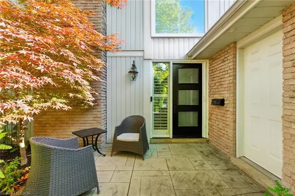 Burlington, ON L7P 3B5,2387 Cavendish Drive