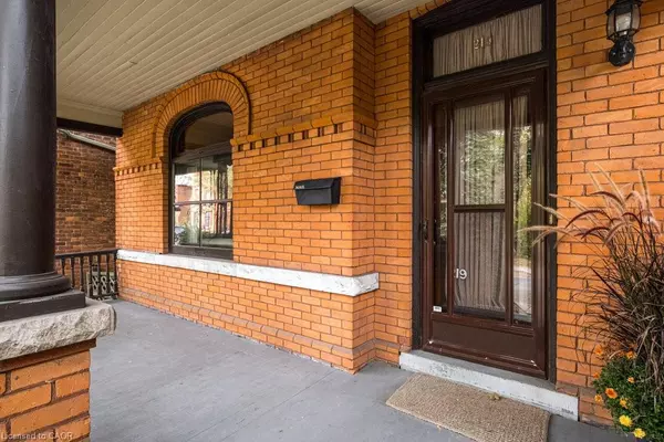 Hamilton, ON L8P 2E3,219 Charlton Avenue W