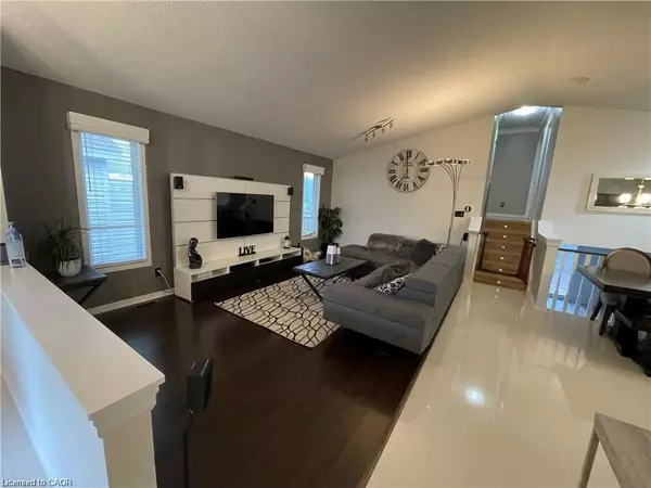 London, ON N5W 6G5,91 Loggers Grove