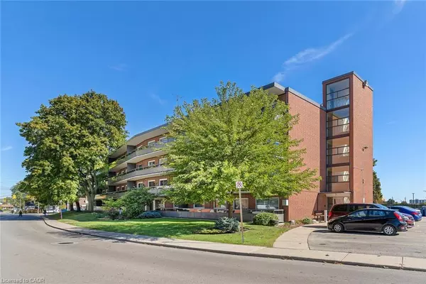 Hamilton, ON L8K 4E3,11 Woodman Drive #203