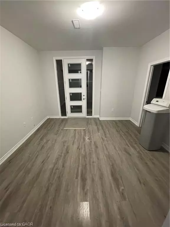 Cambridge, ON N3E 0E4,314 Equestrian Way #31