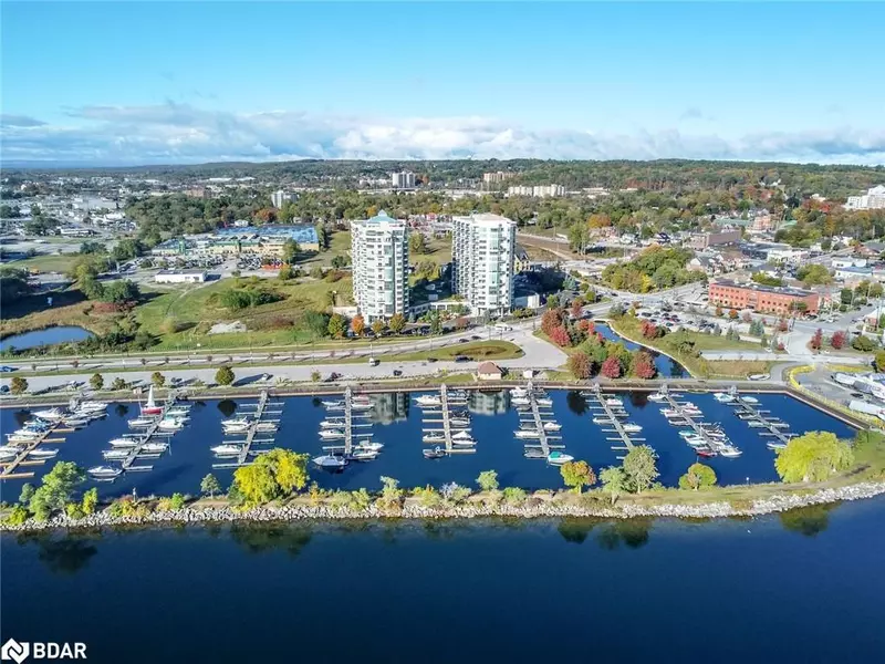 2 Toronto Street #PH2/3, Barrie, ON L4N 9R2