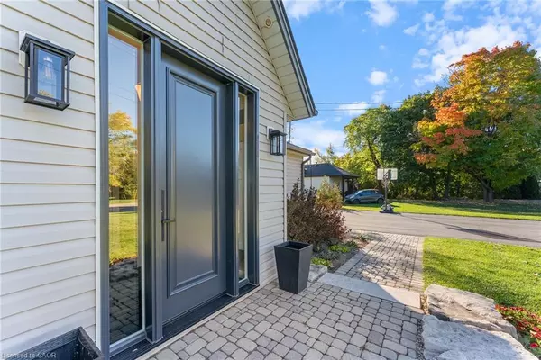 Hamilton, ON L9H 5E2,374 Sydenham Road