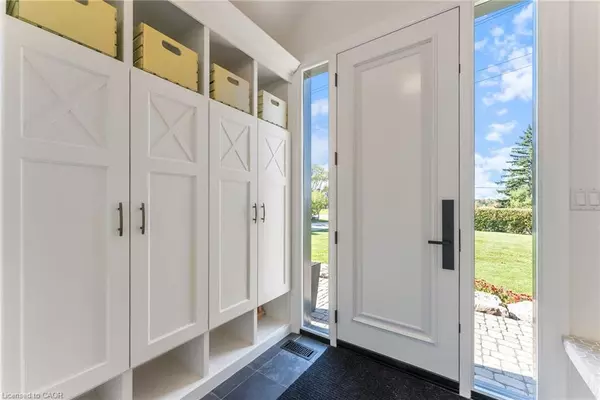 Hamilton, ON L9H 5E2,374 Sydenham Road