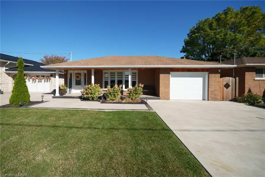 662 Mohawk Road W, Hamilton, ON L9C 1X8