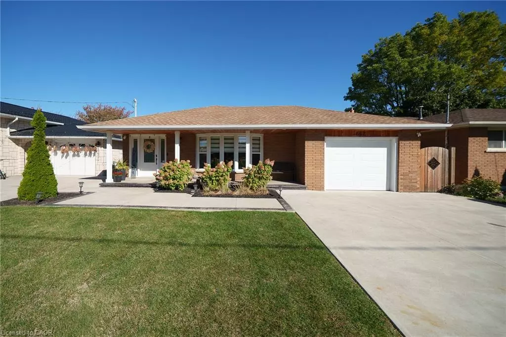 Hamilton, ON L9C 1X8,662 Mohawk Road W