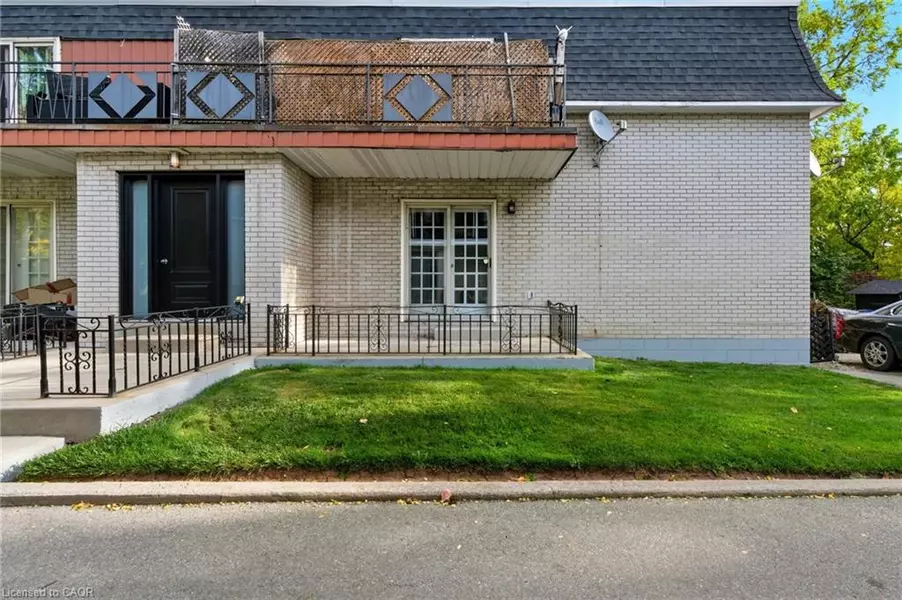 2312 Hixon Street #2, Oakville, ON L6L 1T4