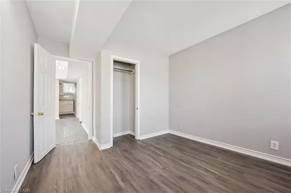 Cambridge, ON N3H 3P3,906 King Street E #2C