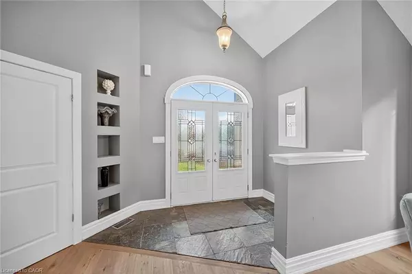 Ancaster, ON L9K 1L9,27 Surrey Drive