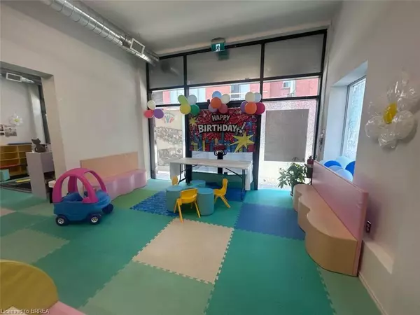 Brantford, ON N3T 3B1,11 Queen Street #101 & 102