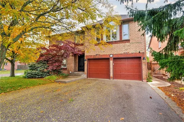 Oakville, ON L6M 2Z5,1586 Heritage Way