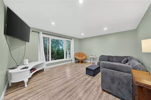 Cayuga, ON N0A 1E0,14 Chippewa Street W