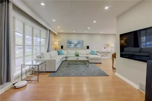 Hamilton, ON L8E 5C8,46 Seabreeze Crescent