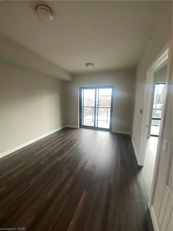 Hamilton, ON L8P 0C6,15 Queen Street S #913