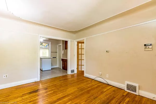 Hamilton, ON L8S 1M7,132 Tope Crescent