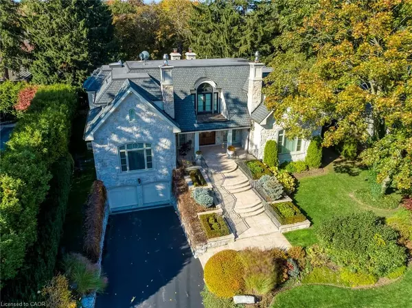 138 Dianne Avenue, Oakville, ON L6J 4G9