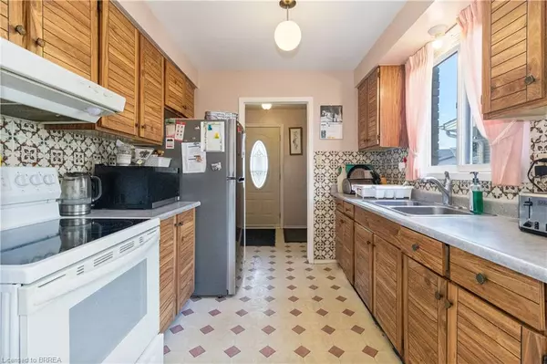 Brantford, ON N3R 6Y8,11 Sigurd Jensen Court