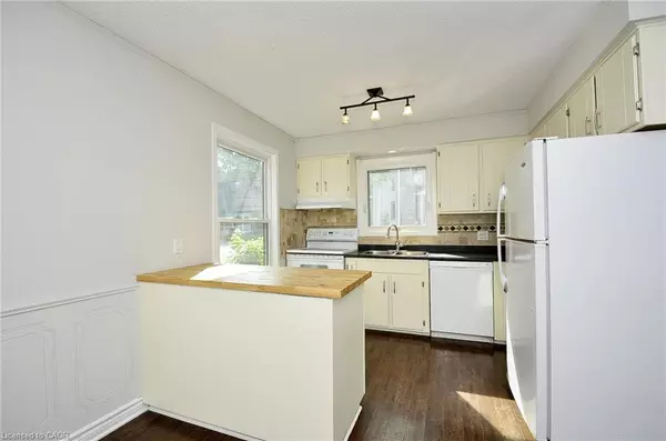 Cambridge, ON N3C 2P5,16 Hungerford Road