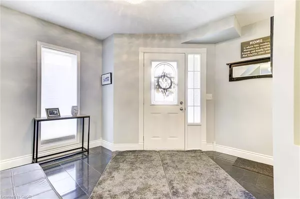 Cambridge, ON N3C 4H3,39 Karalee Crescent