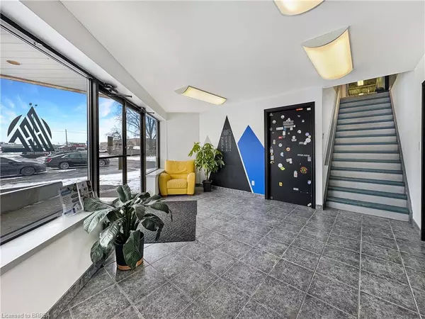 Brantford, ON N3P 1N6,34 Dalkeith Drive #UPPER B2