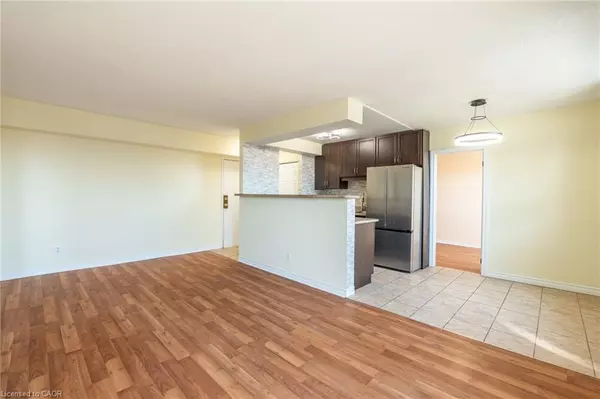 Hamilton, ON L8G 1B4,851 Queenston Road #803