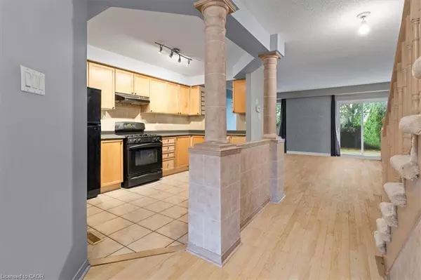 Oakville, ON L6M 3W9,2069 Glenhampton Road