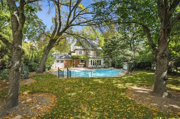 Burlington, ON L7L 2C8,222 Strathcona Drive