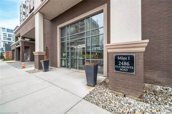 Oakville, ON L6M 0Y4,2486 Old Bronte Road #328