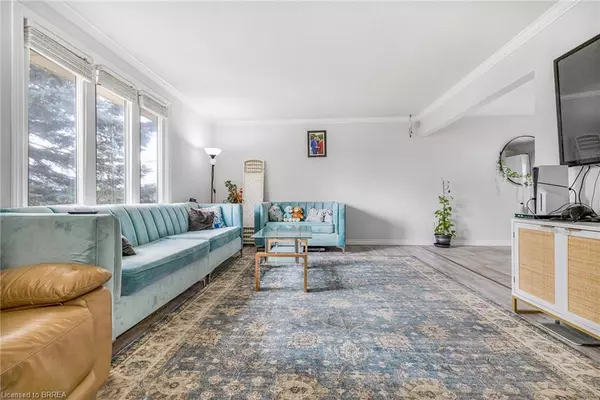 Brantford, ON N3V 1C6,18 Sandlewood Avenue