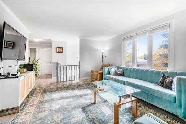 Brantford, ON N3V 1C6,18 Sandlewood Avenue