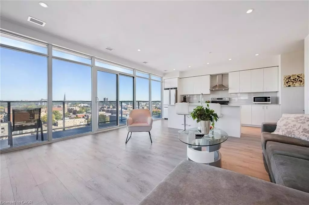 Cambridge, ON N1S 2L8,15 Glebe Street #902