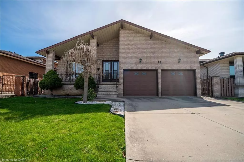 Hamilton, ON L8G 4P8,19 Pavarotti Court #LOWER